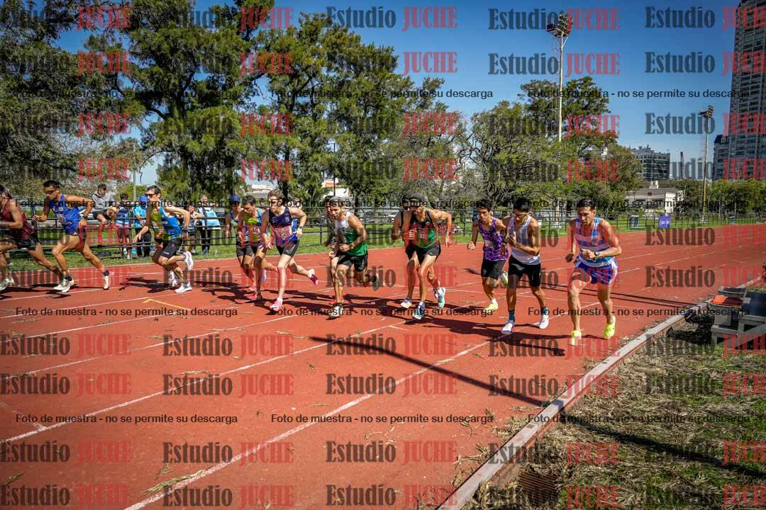 Fotos de los 5000 m llanos de mujeres y varones