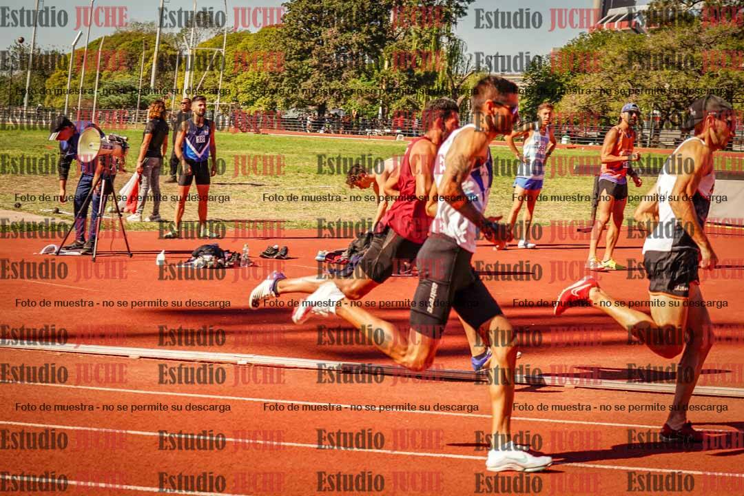 Fotos de los 800 m llanos de varones