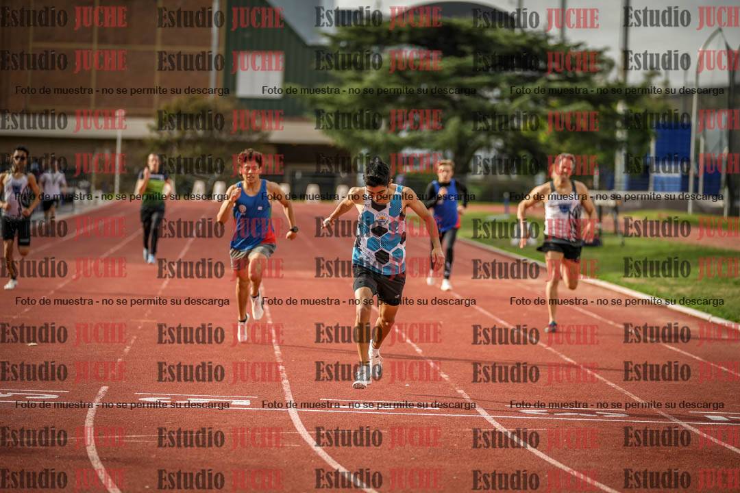 Fotos de los 400 m llanos de varones