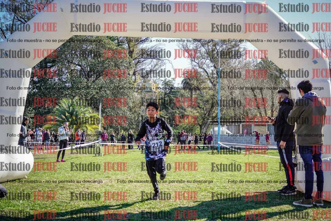 Fotos de la llegada del cross de 1000 m