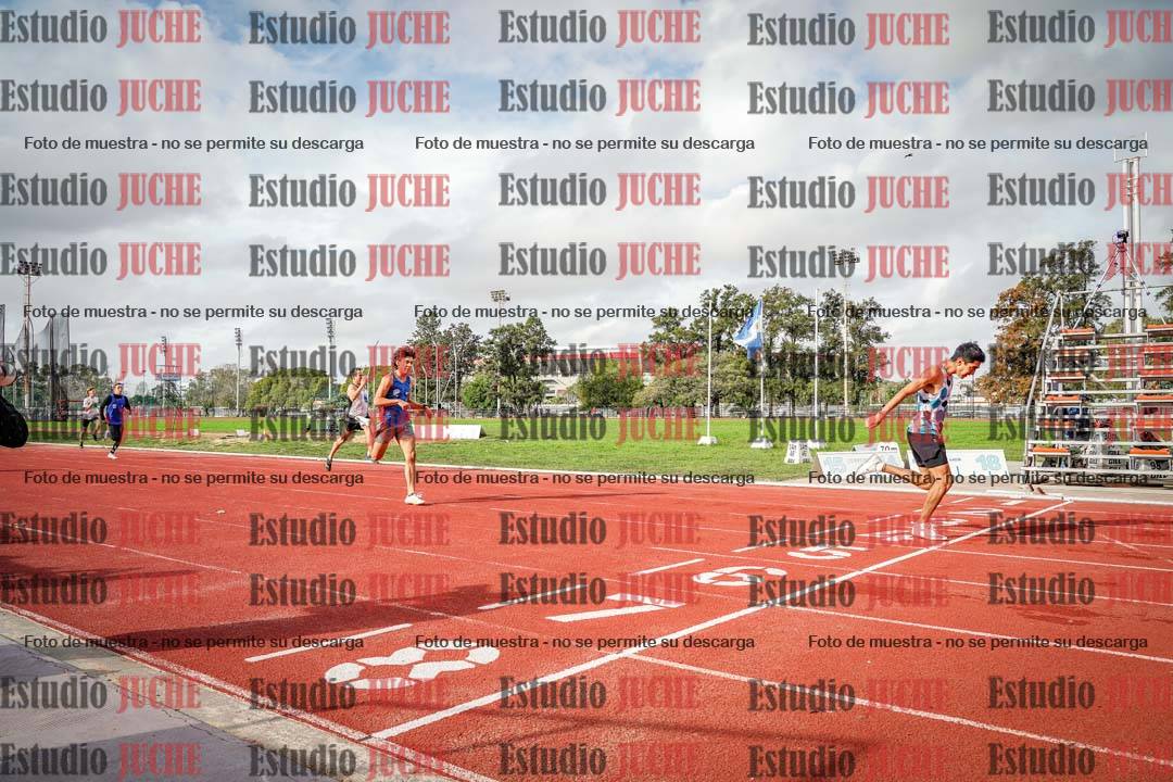 Fotos de los 400 m llanos de varones