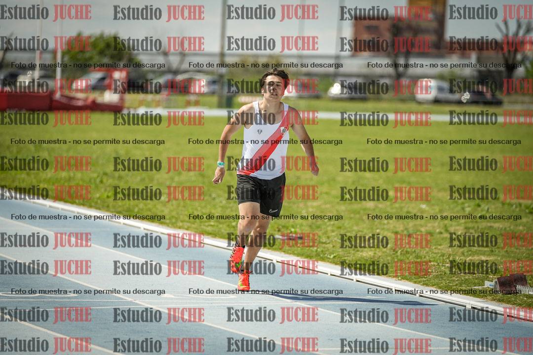Fotos de los 400 m llanos de varones