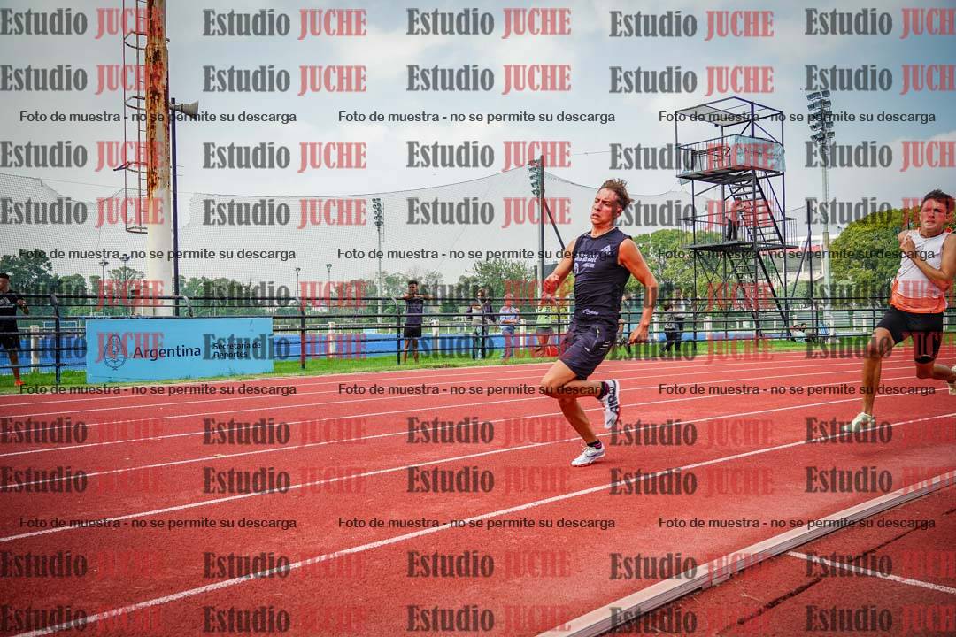 Fotos de los 200 m llanos de varones