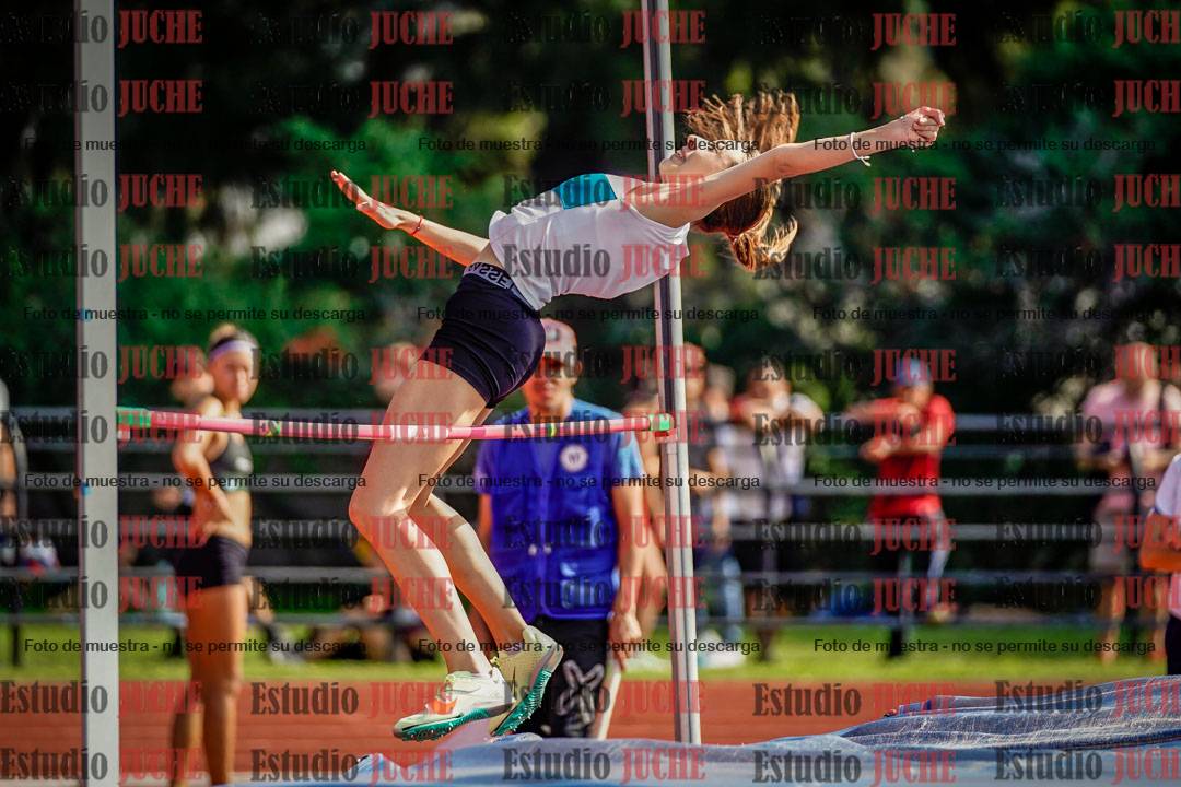 Fotos del salto en alto de mujeres