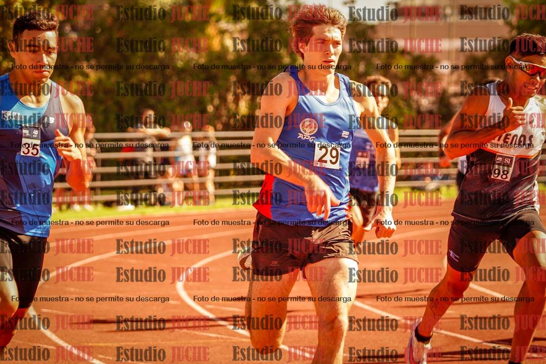 Fotos de los 800 m llanos de varones