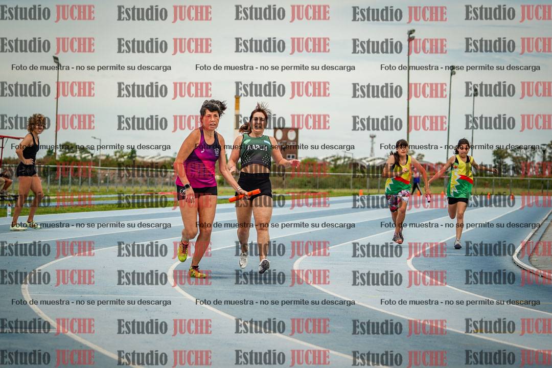 Fotos de las postas 4x200 m llanos de mujeres