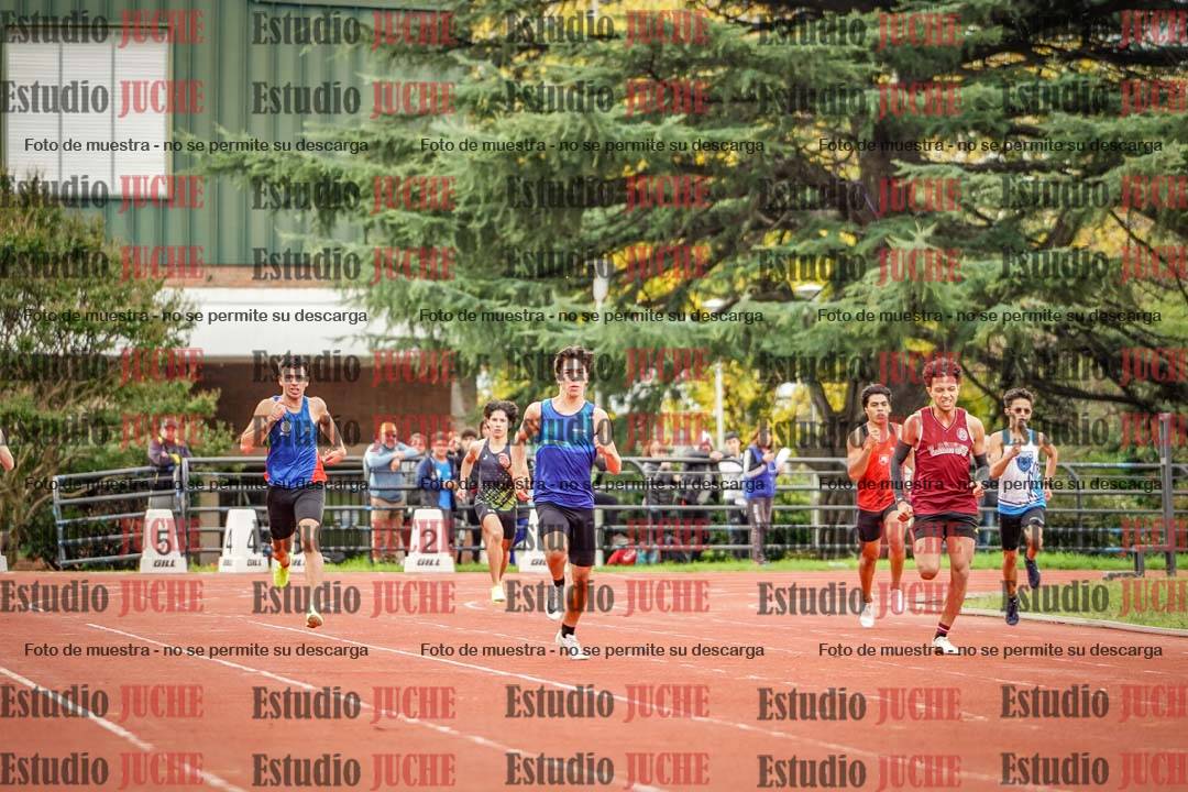 Fotos de los 400 m llanos de varones