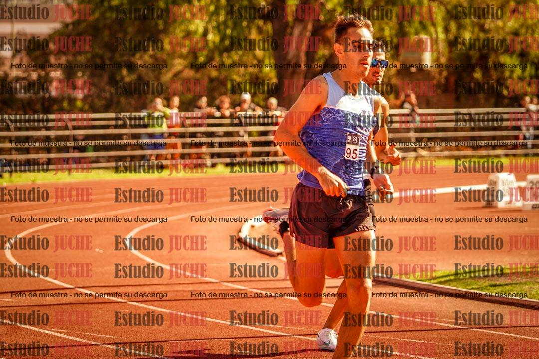 Fotos de los 800 m llanos de varones