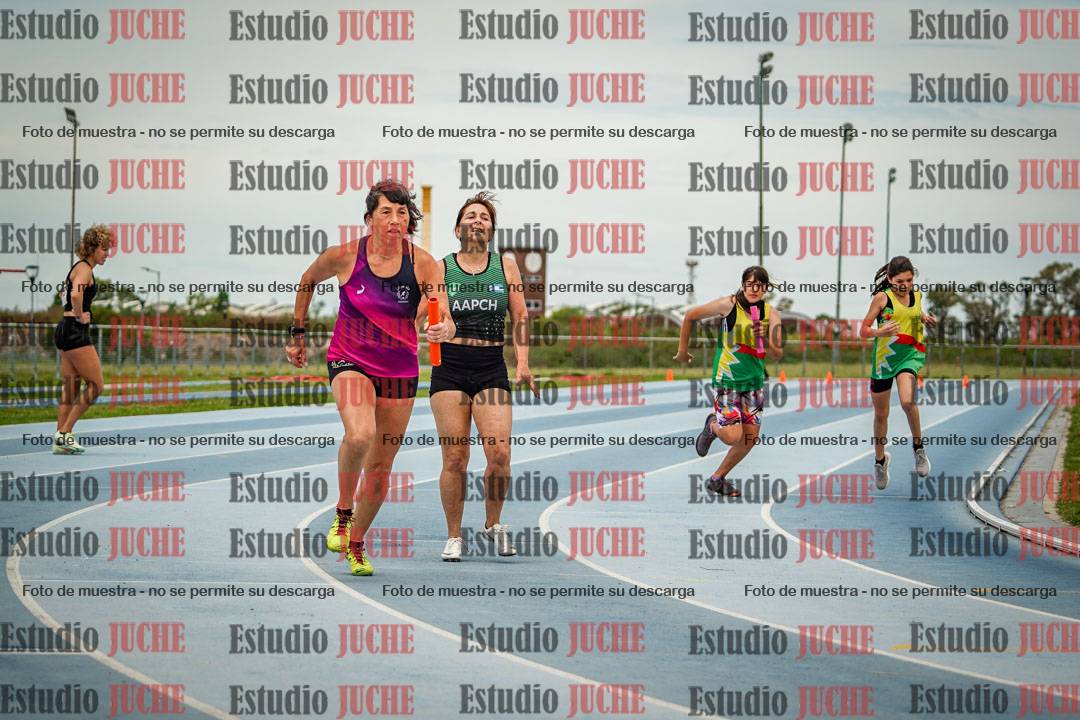 Fotos de las postas 4x200 m llanos de mujeres