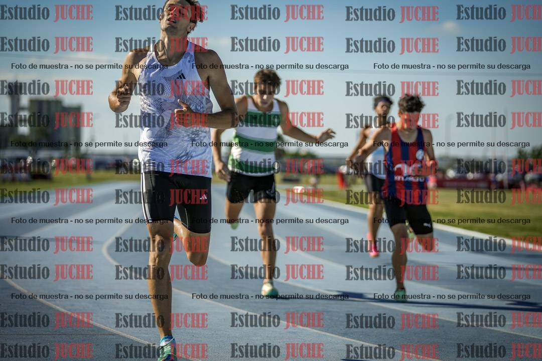Fotos de los 400 m llanos de varones