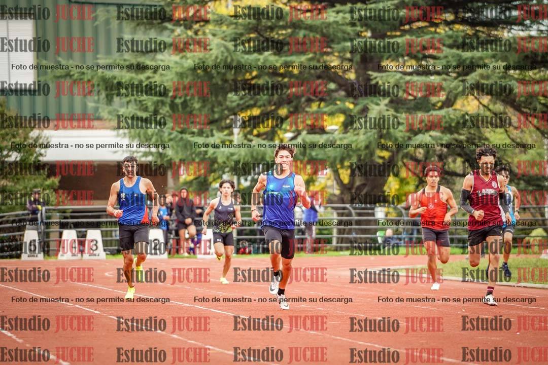 Fotos de los 400 m llanos de varones