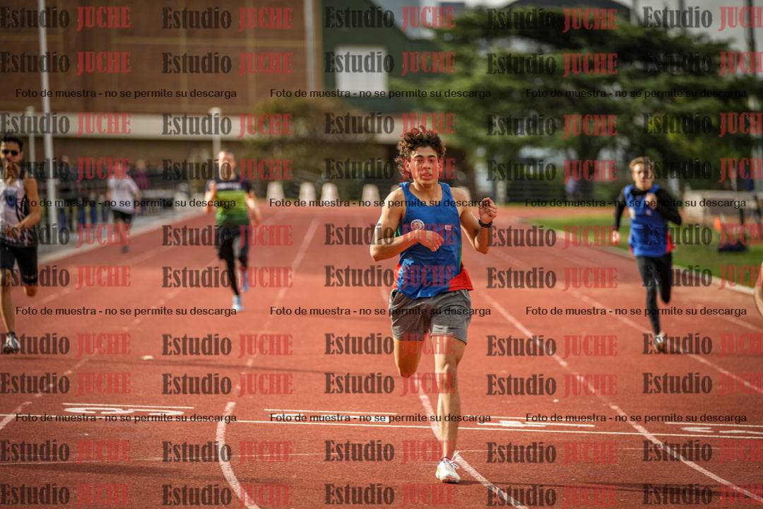 Fotos de los 400 m llanos de varones