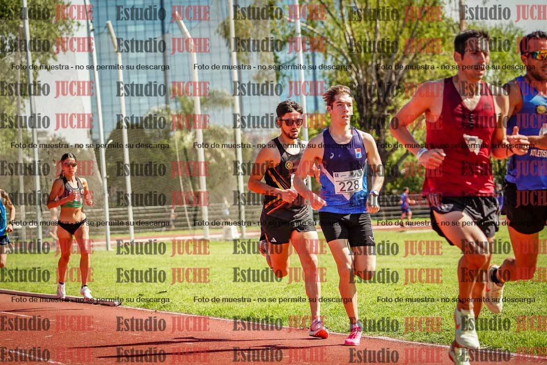 Fotos de los 5000 m llanos de mujeres y varones