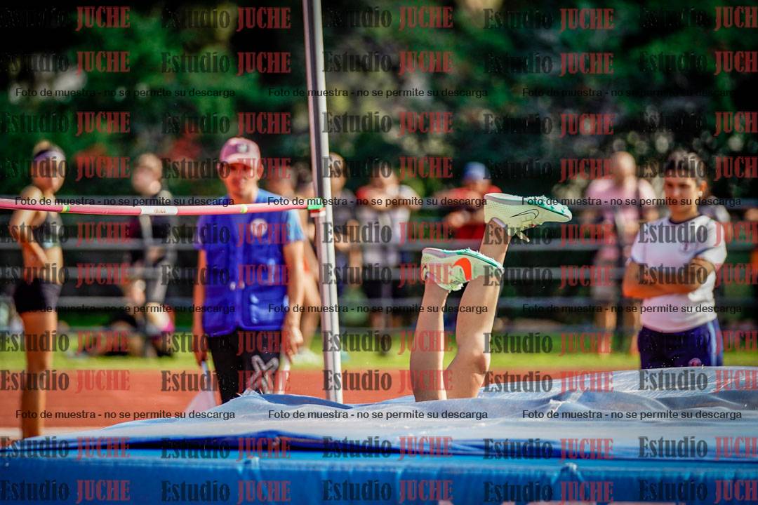 Fotos del salto en alto de mujeres