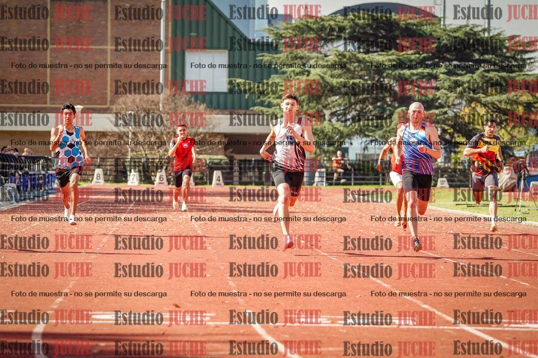Fotos de los 400 m llanos de varones