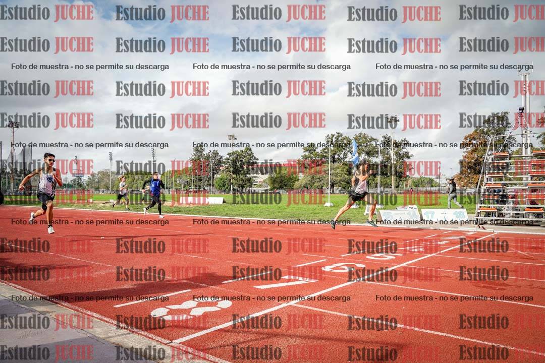 Fotos de los 400 m llanos de varones