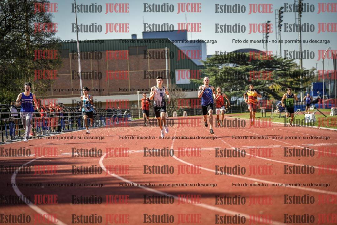 Fotos de los 400 m llanos de varones