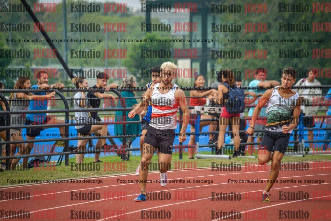 Fotos de los 200 m llanos de varones