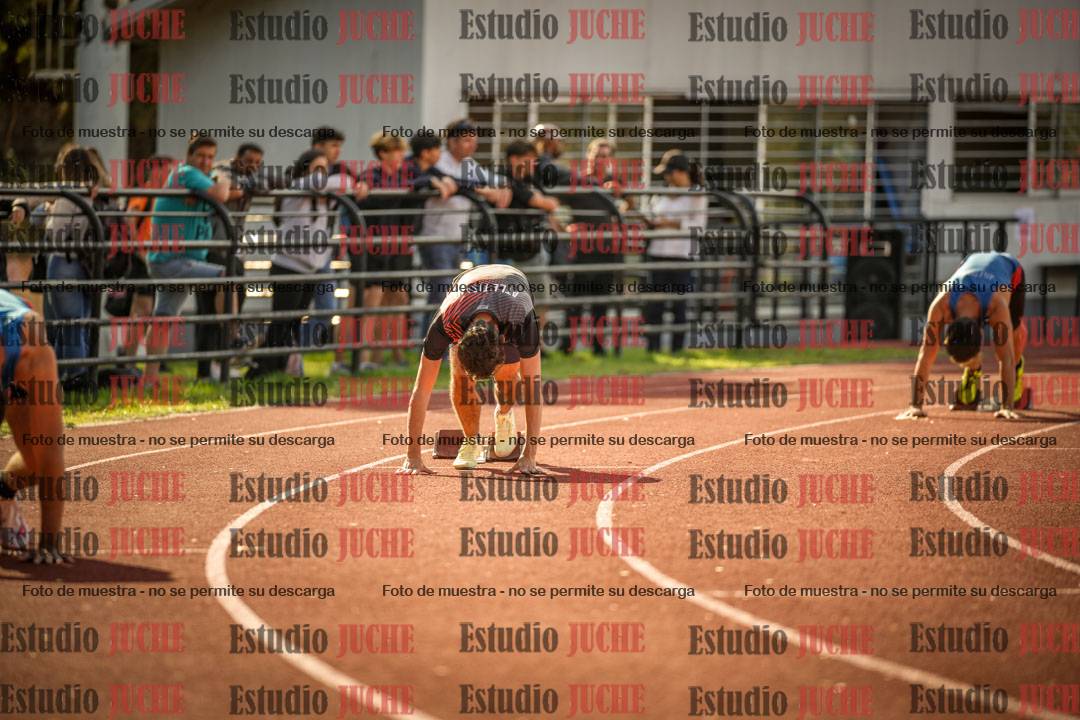 Fotos de los 400 m llanos de varones