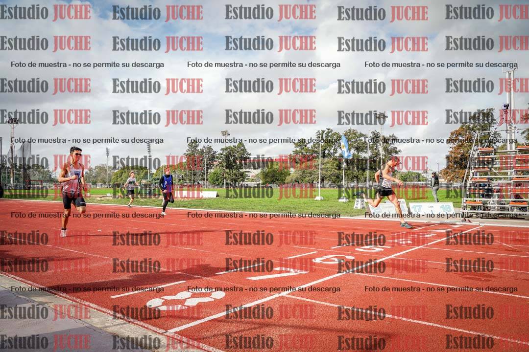 Fotos de los 400 m llanos de varones