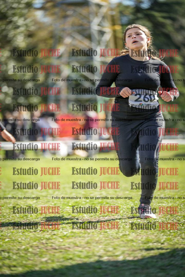 Fotos de la llegada del cross de 1000 m