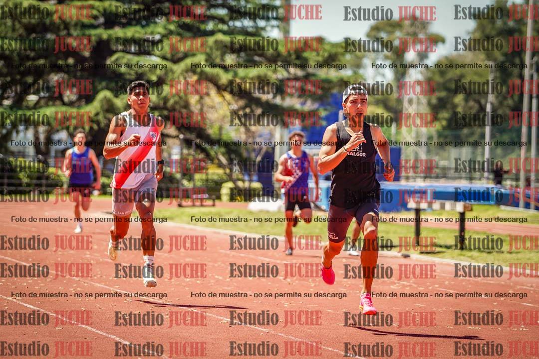 Fotos de los 400 m llanos de varones
