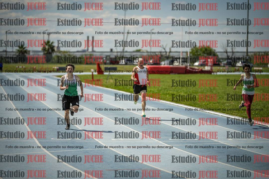 Fotos de los 400 m llanos de varones