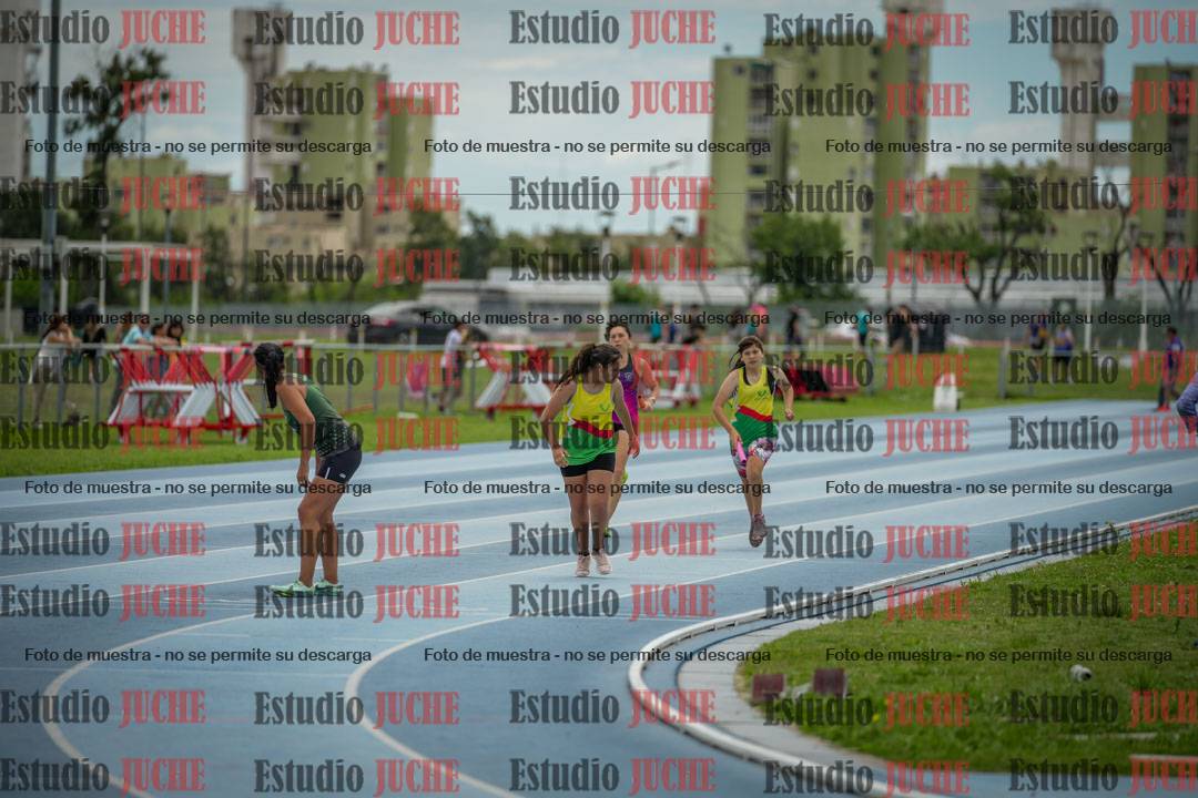 Fotos de las postas 4x200 m llanos de mujeres