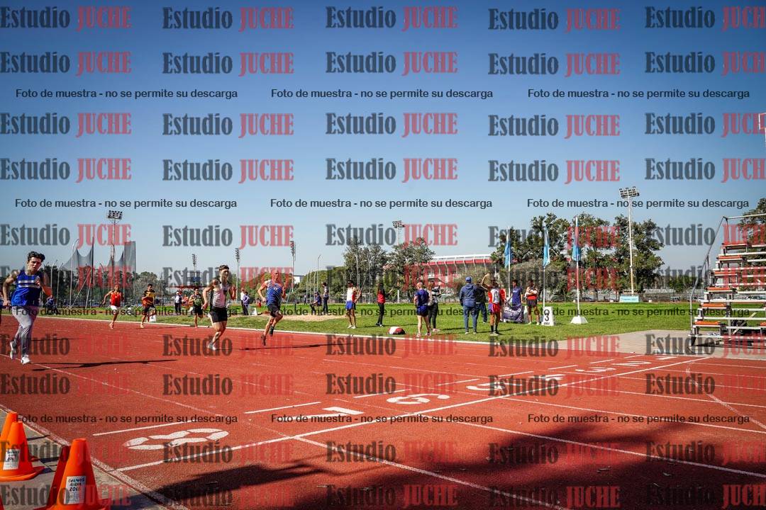 Fotos de los 400 m llanos de varones