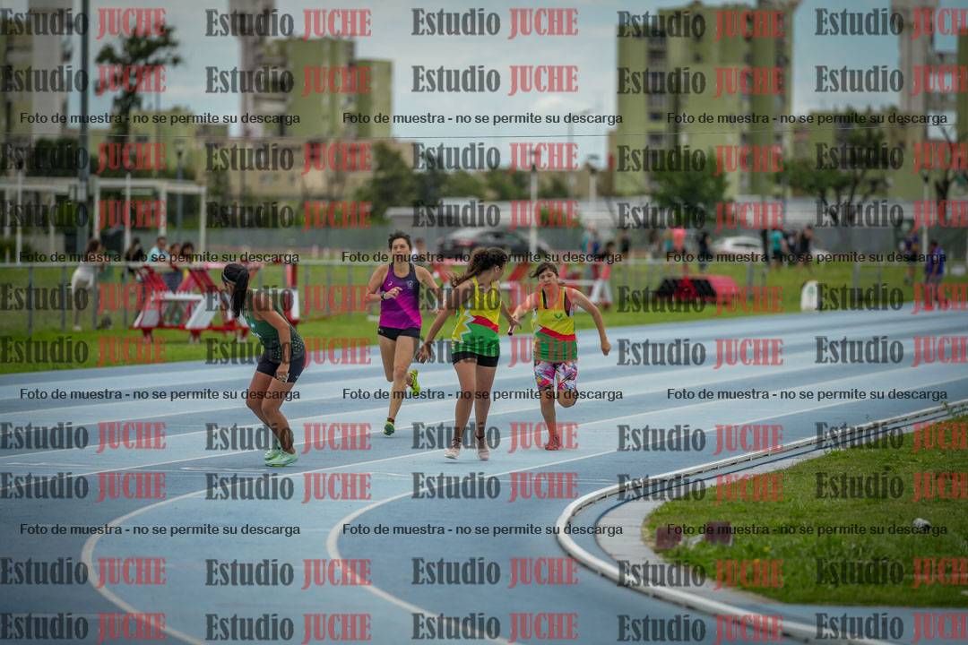 Fotos de las postas 4x200 m llanos de mujeres