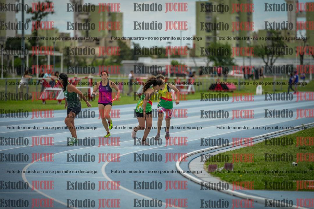 Fotos de las postas 4x200 m llanos de mujeres