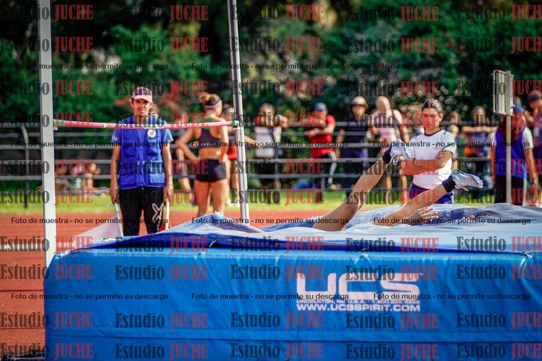 Fotos del salto en alto de mujeres