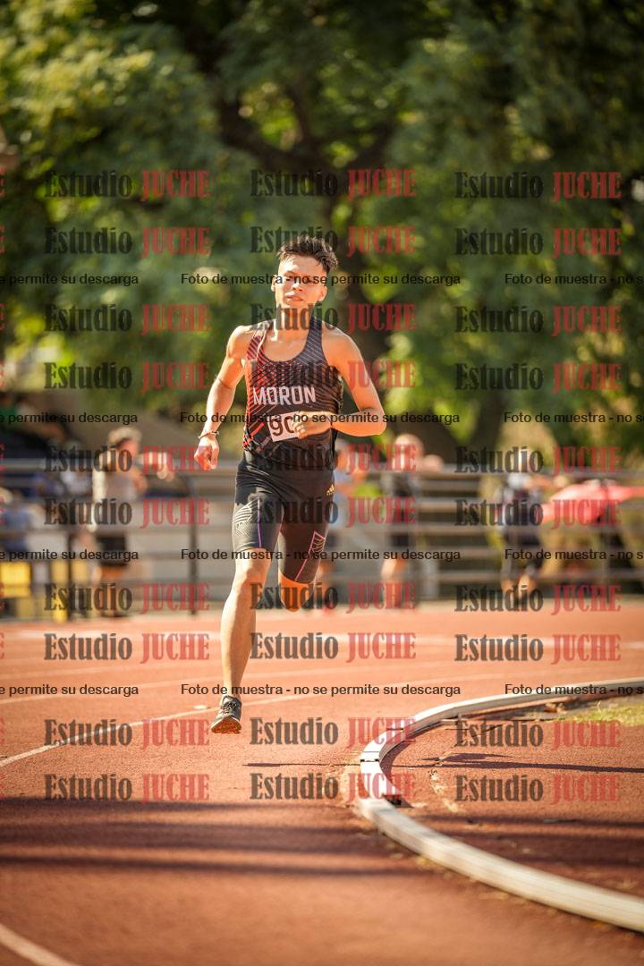 Fotos de los 800 m llanos de varones