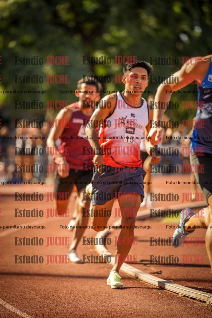 Fotos de los 800 m llanos de varones