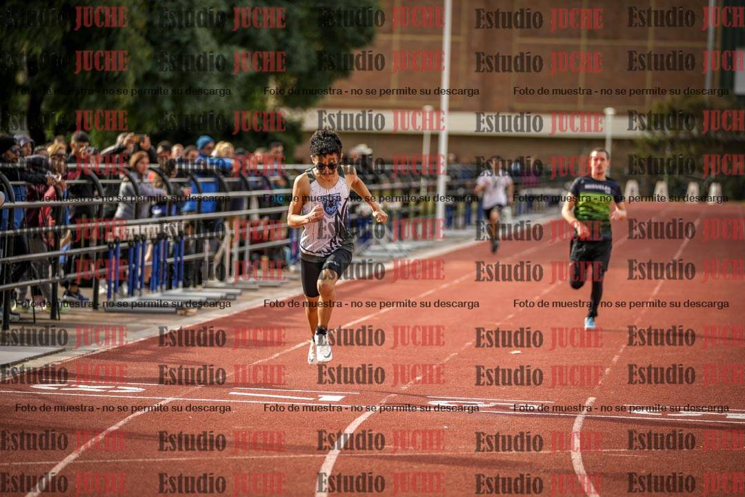 Fotos de los 400 m llanos de varones