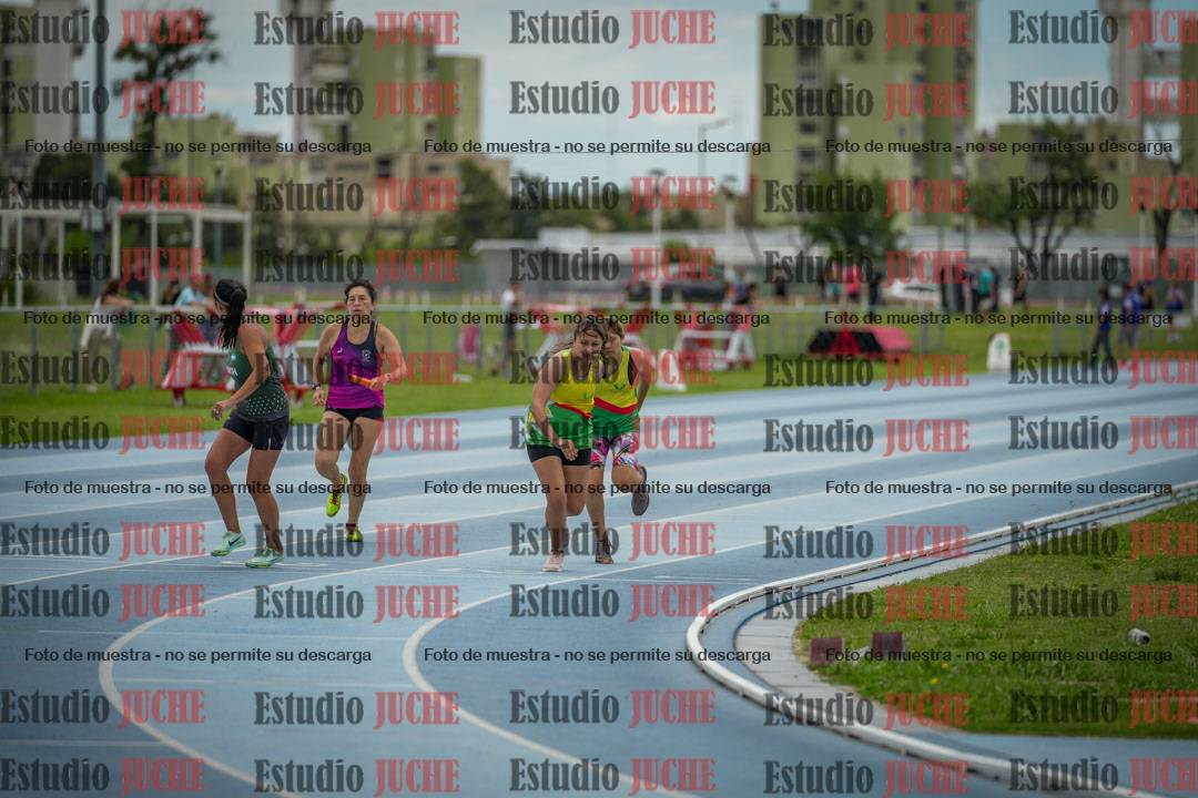 Fotos de las postas 4x200 m llanos de mujeres