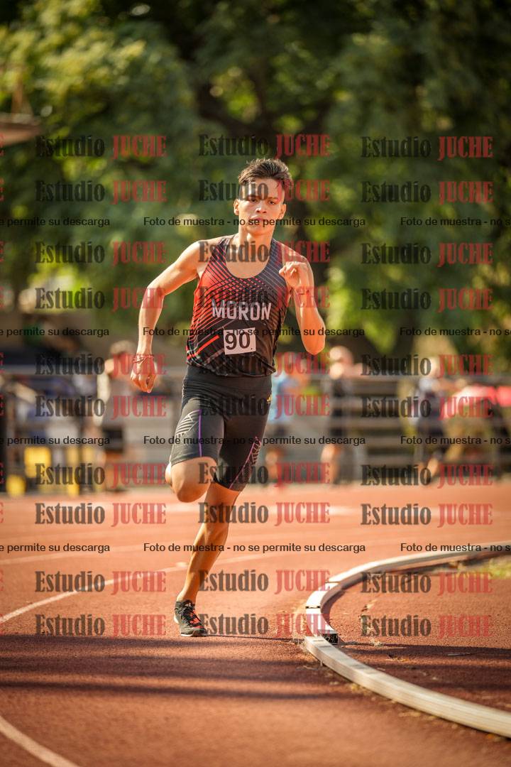 Fotos de los 800 m llanos de varones