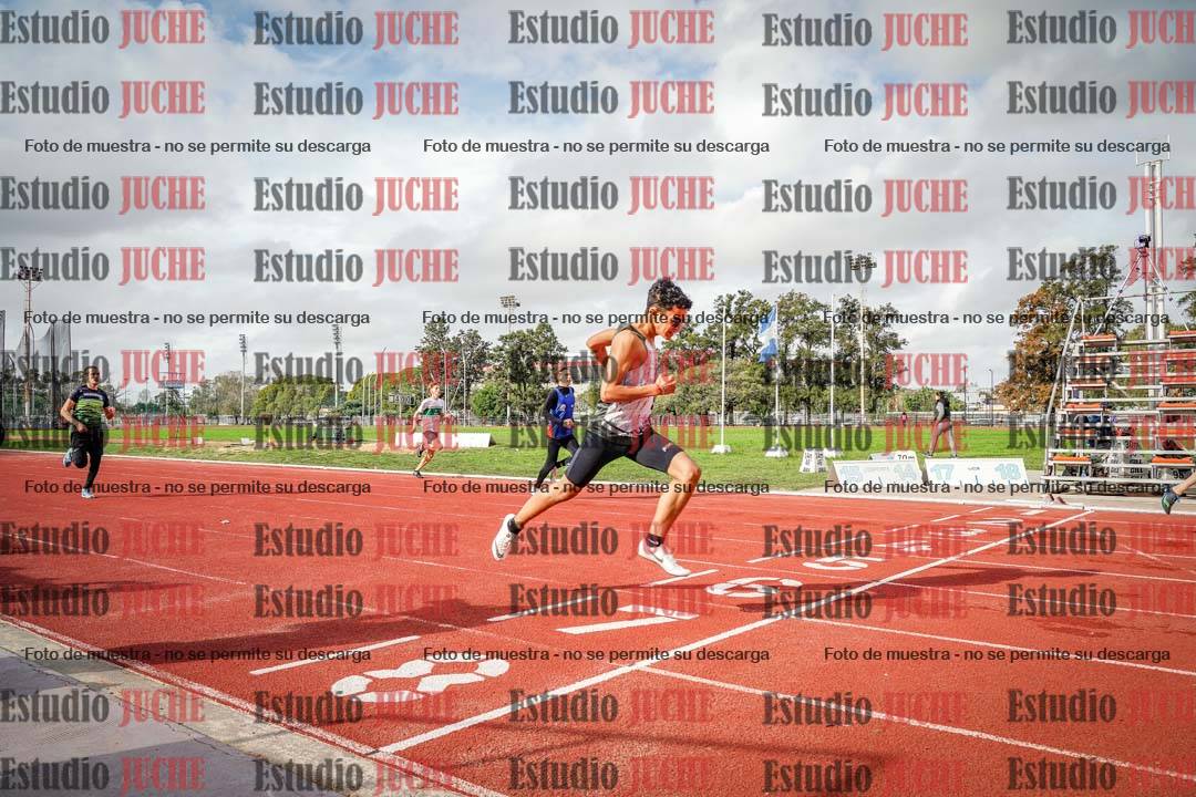 Fotos de los 400 m llanos de varones