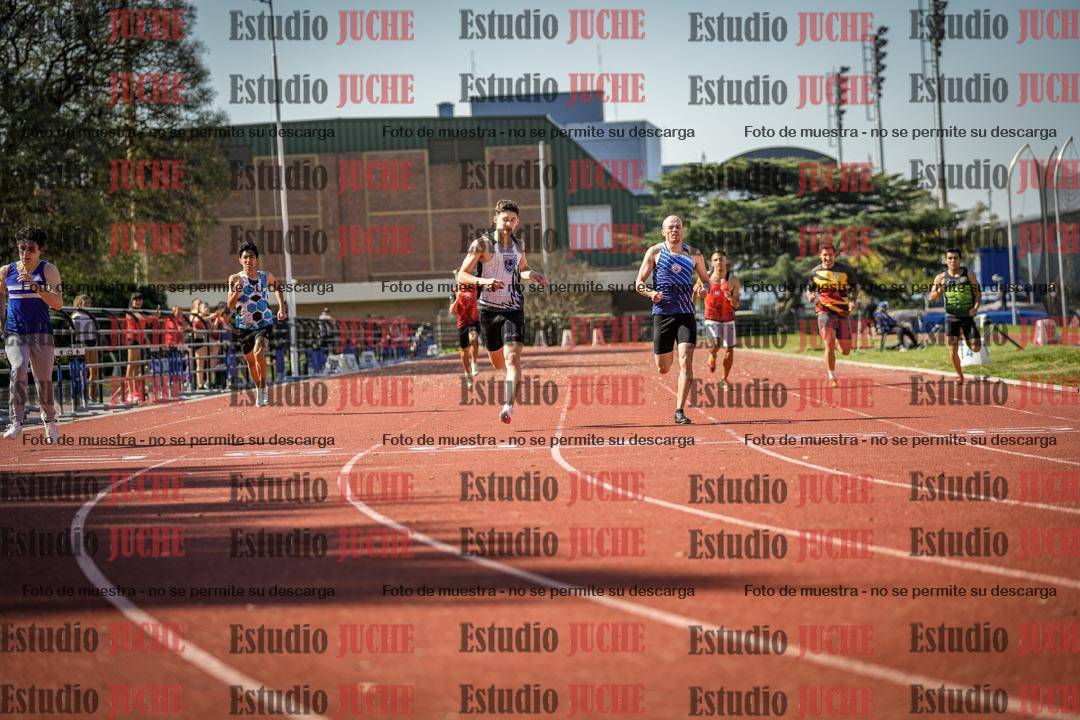Fotos de los 400 m llanos de varones