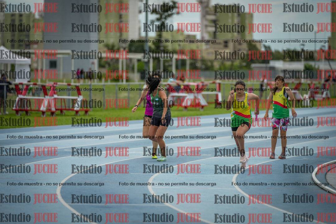 Fotos de las postas 4x200 m llanos de mujeres
