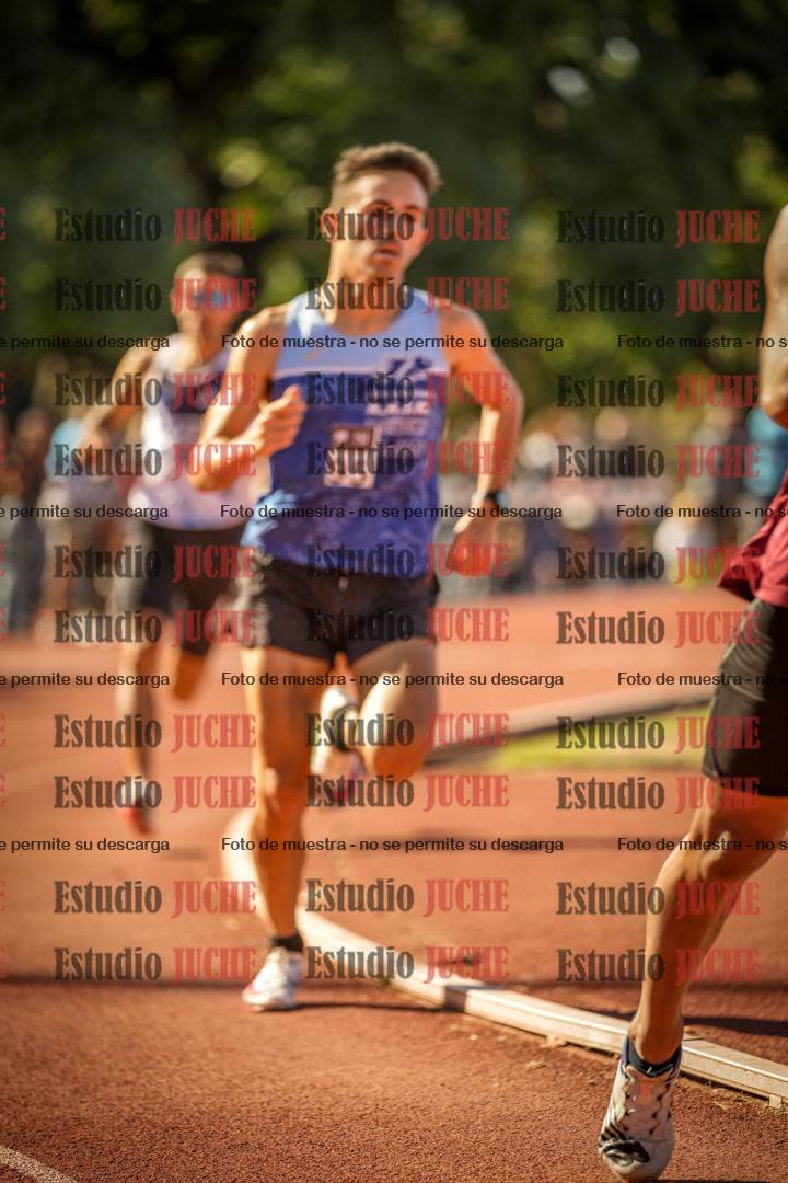 Fotos de los 800 m llanos de varones