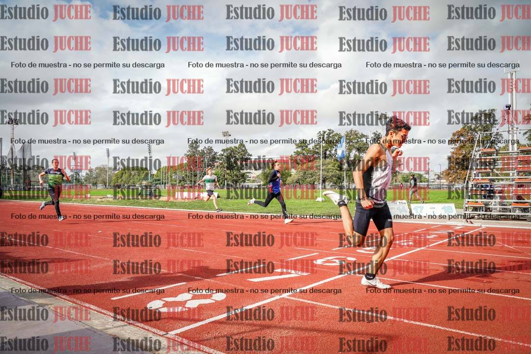 Fotos de los 400 m llanos de varones