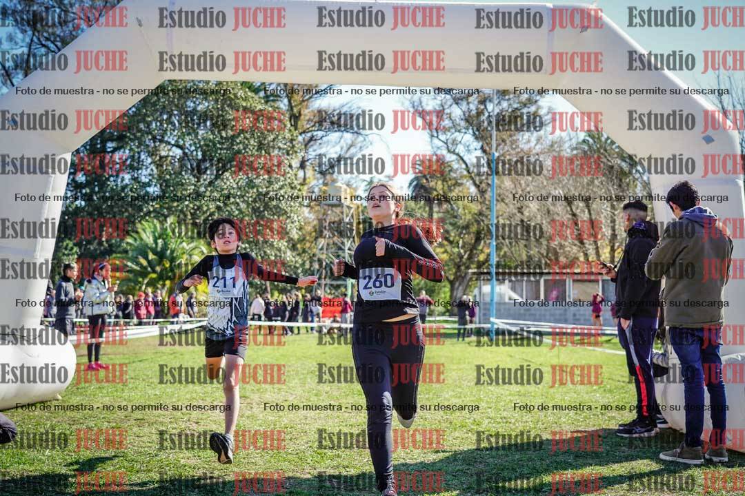 Fotos de la llegada del cross de 1000 m