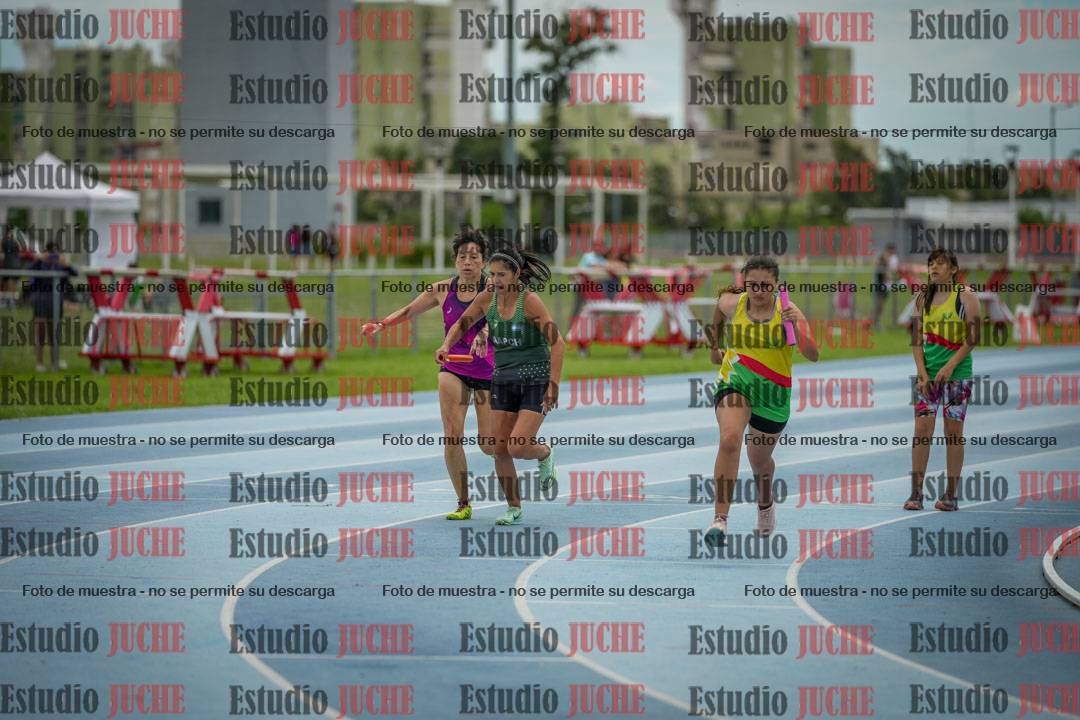 Fotos de las postas 4x200 m llanos de mujeres