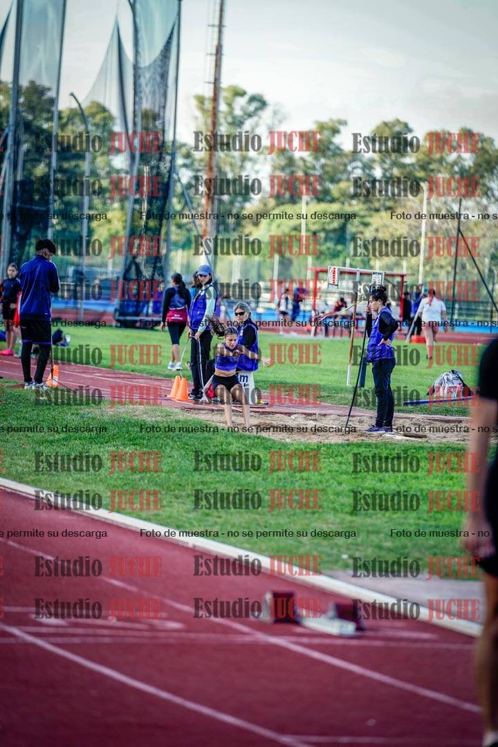 Fotos del salto en largo de mujeres