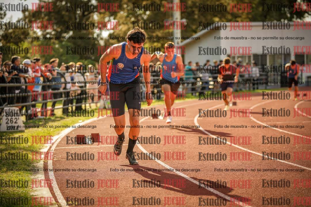 Fotos de los 400 m llanos de varones