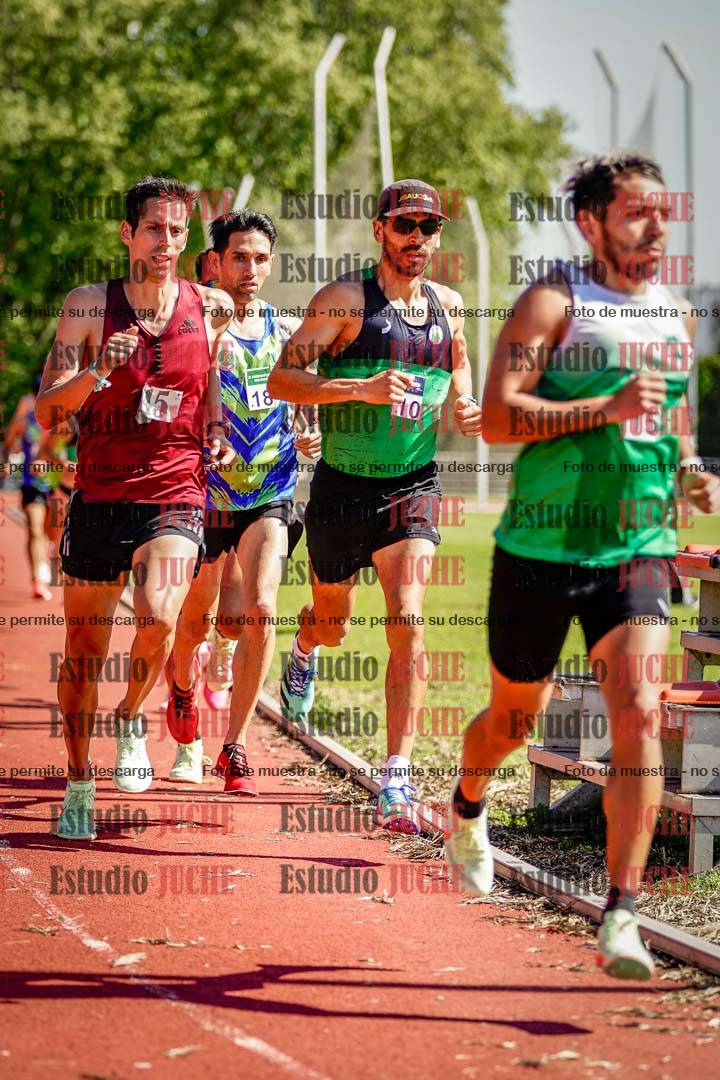 Fotos de los 5000 m llanos de mujeres y varones