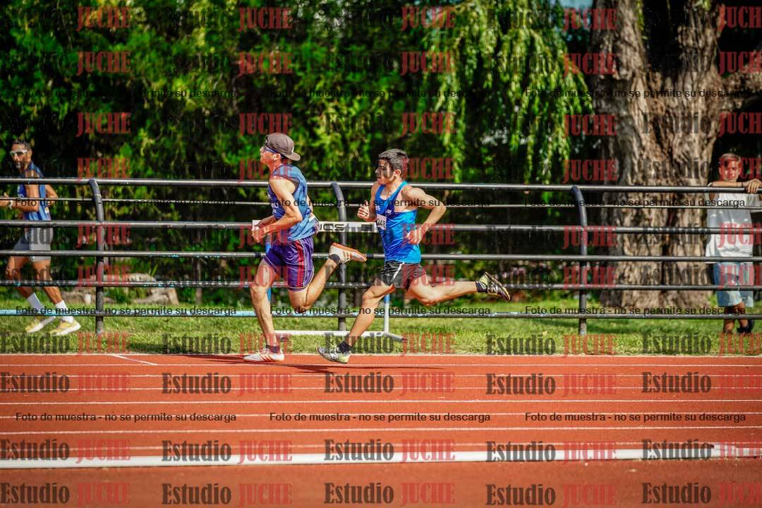 Fotos de los 800 m llanos de varones