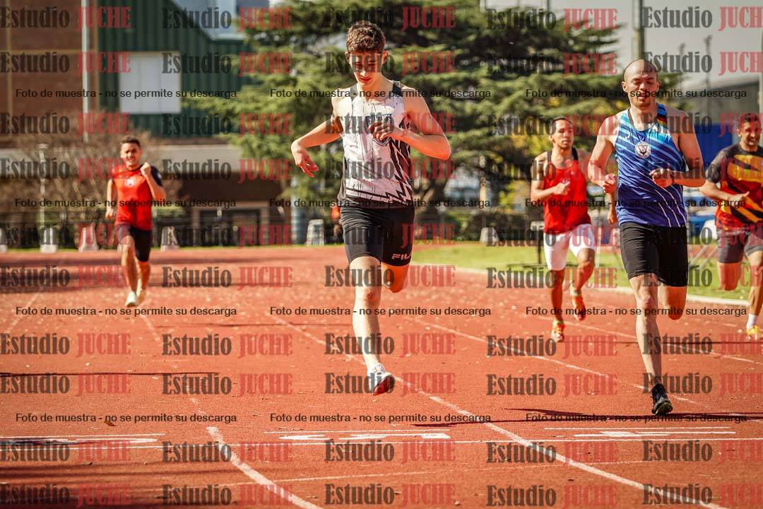 Fotos de los 400 m llanos de varones