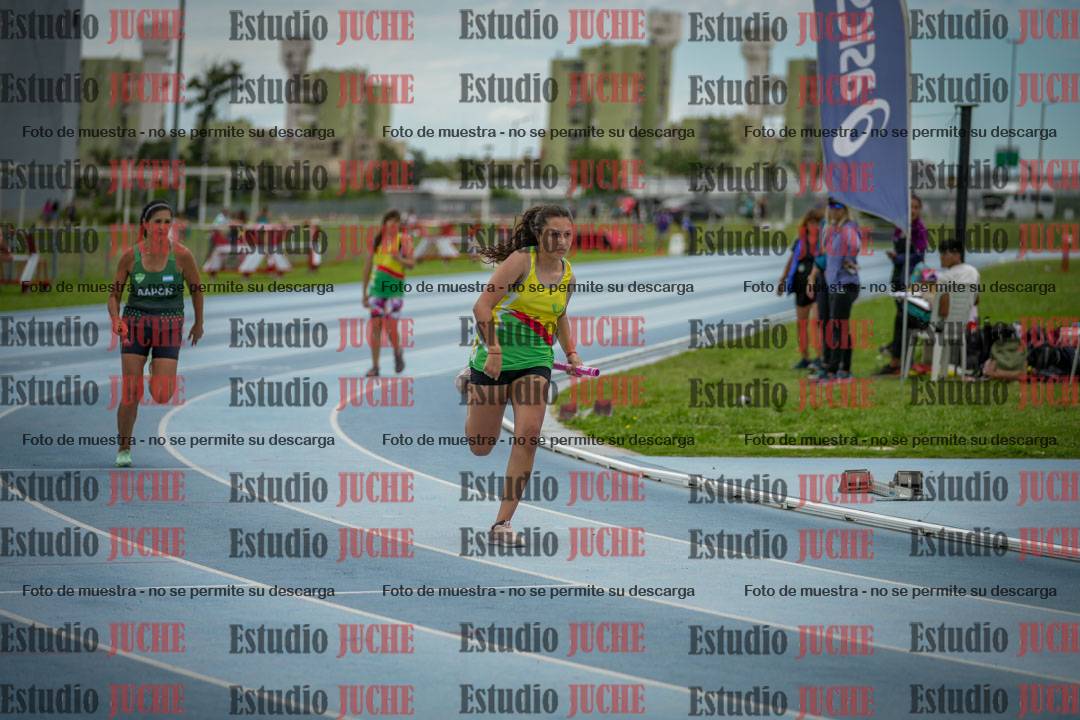 Fotos de las postas 4x200 m llanos de mujeres